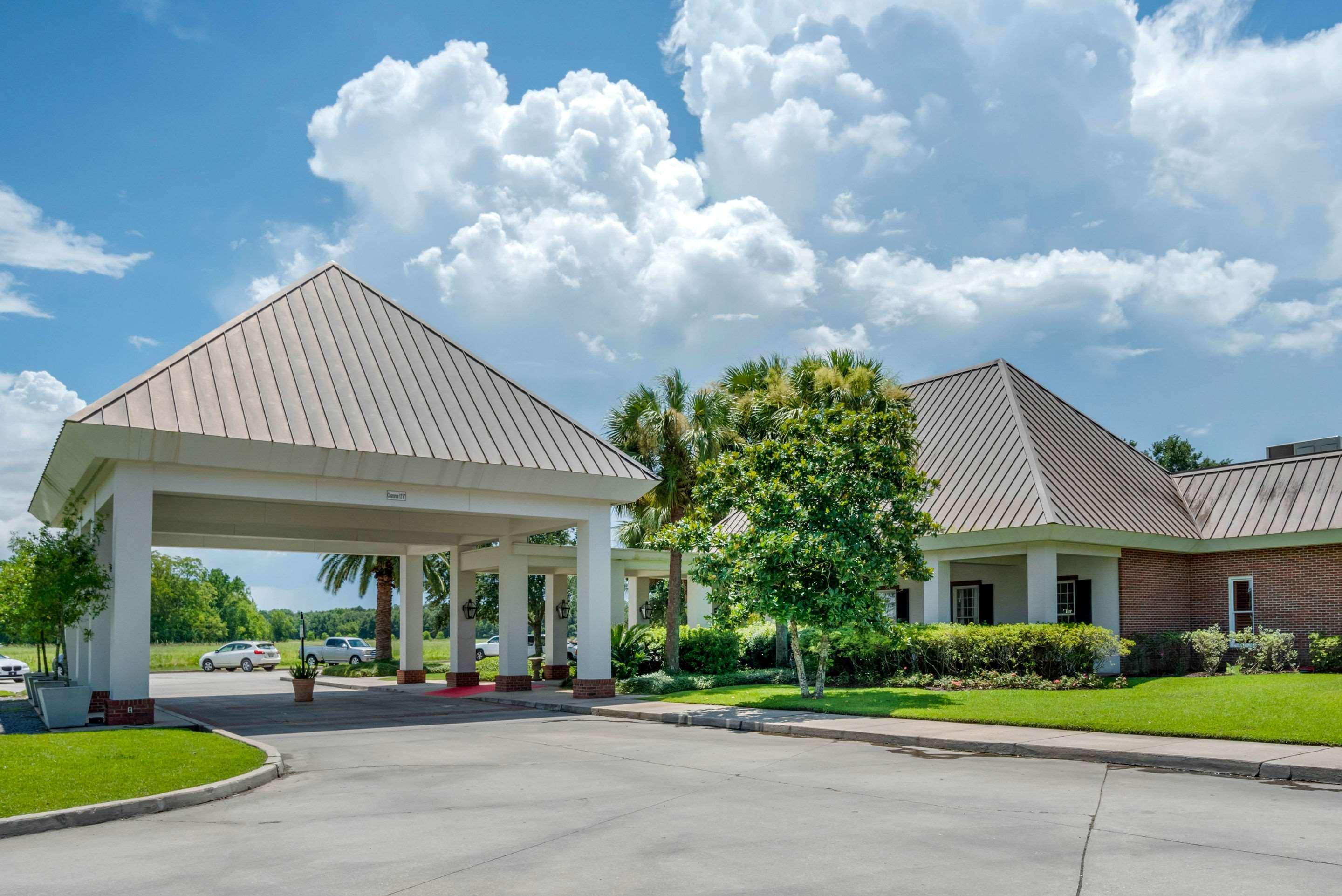 Clarion Inn Conference Center Gonzales Exterior photo