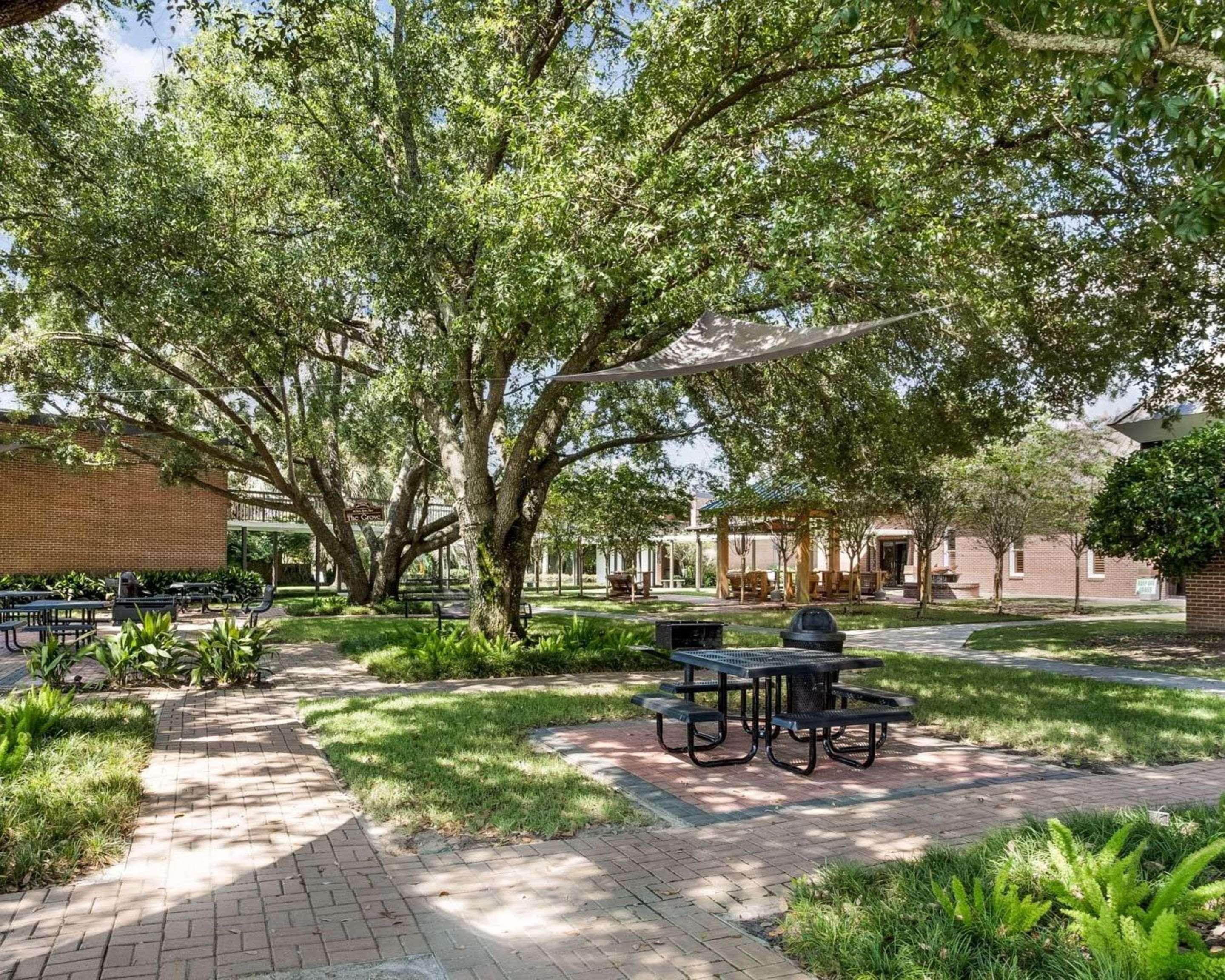 Clarion Inn Conference Center Gonzales Exterior photo